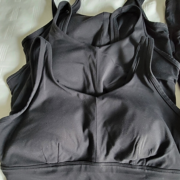 Duluth Trading Longline Bras size M good condition. Light purple ones are new - Picture 2 of 6